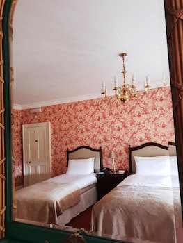 Donnington Grove Country Club