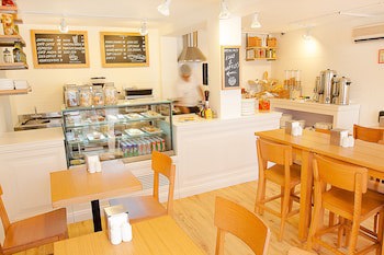 Bloomrooms @ Link Road