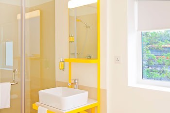 Bloomrooms @ Link Road