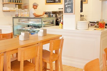 Bloomrooms @ Link Road