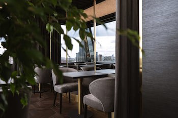 11 Mirrors Design Hotel