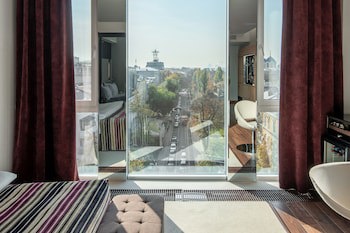 11 Mirrors Design Hotel