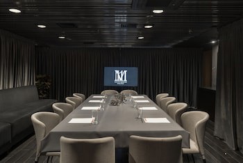 11 Mirrors Design Hotel