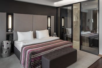 11 Mirrors Design Hotel