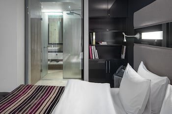 11 Mirrors Design Hotel