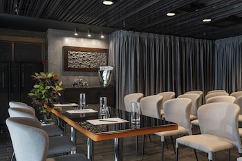 11 Mirrors Design Hotel