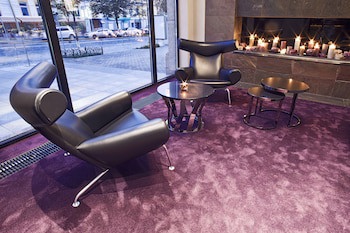 11 Mirrors Design Hotel