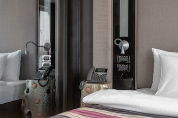 11 Mirrors Design Hotel