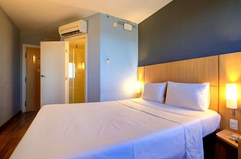 Ibis Vitoria Praia De Camburi