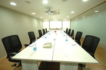 Davanam Sarovar Portico Suites Bengaluru