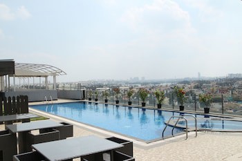 Davanam Sarovar Portico Suites Bengaluru