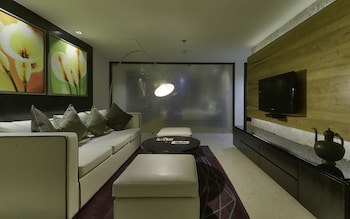 Davanam Sarovar Portico Suites Bengaluru