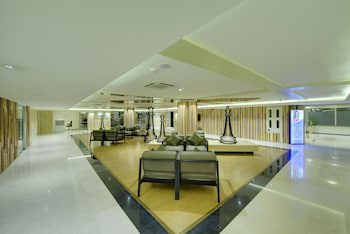 Davanam Sarovar Portico Suites Bengaluru
