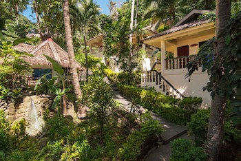 Easy Diving And Beach Resort