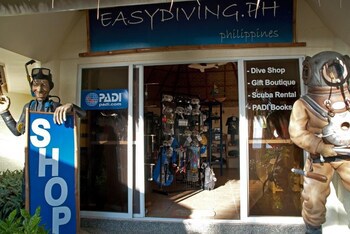 Easy Diving And Beach Resort