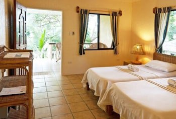 Easy Diving And Beach Resort