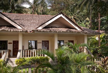 Easy Diving And Beach Resort