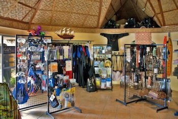 Easy Diving And Beach Resort