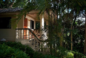 Easy Diving And Beach Resort