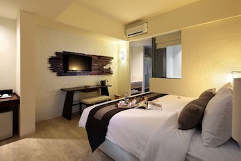 The Akmani Legian