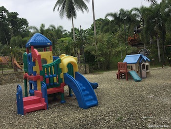 Flushing Meadows Resort And Playground