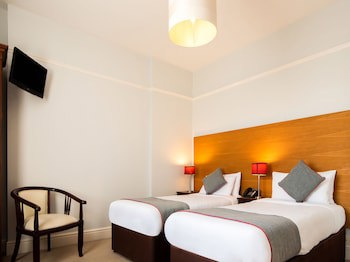 Oyo The Regency, Clifton Bristol
