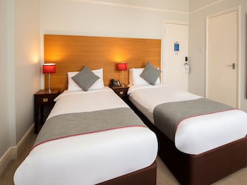 Oyo The Regency, Clifton Bristol