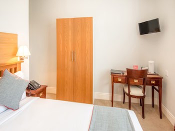 Oyo The Regency, Clifton Bristol