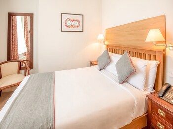 Oyo The Regency, Clifton Bristol