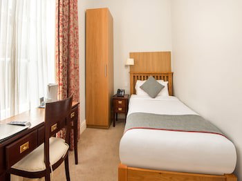 Oyo The Regency, Clifton Bristol