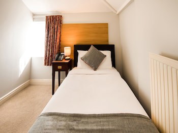 Oyo The Regency, Clifton Bristol