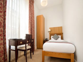 Oyo The Regency, Clifton Bristol