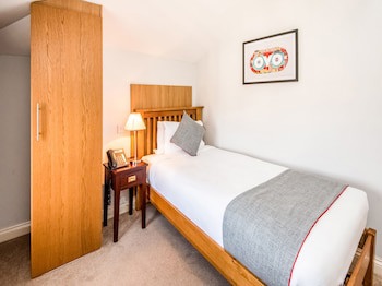 Oyo The Regency, Clifton Bristol