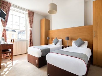 Oyo The Regency, Clifton Bristol