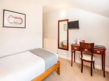 Oyo The Regency, Clifton Bristol