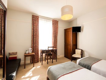 Oyo The Regency, Clifton Bristol