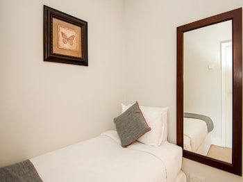 Oyo The Regency, Clifton Bristol