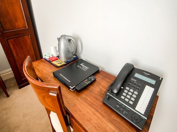 Oyo The Regency, Clifton Bristol