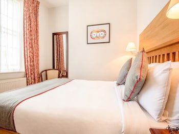 Oyo The Regency, Clifton Bristol