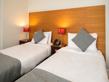 Oyo The Regency, Clifton Bristol