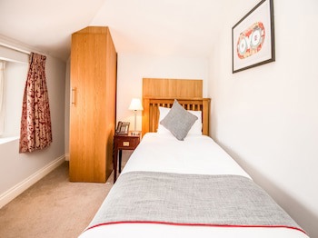 Oyo The Regency, Clifton Bristol