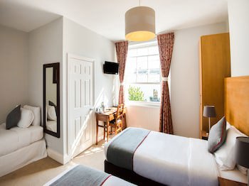 Oyo The Regency, Clifton Bristol