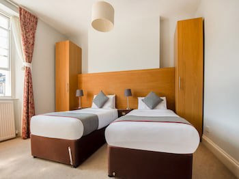 Oyo The Regency, Clifton Bristol
