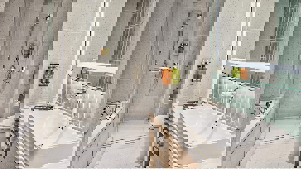 Holiday Inn & Suites Makati by IHG