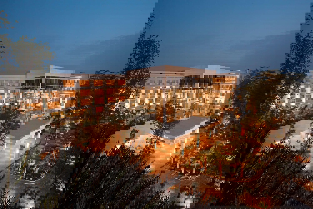 Radisson Blu Plaza Hotel Hyderabad Banjara Hills