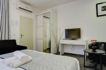 Geula Suites