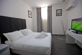 Geula Suites