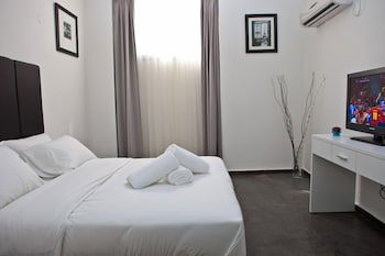 Geula Suites
