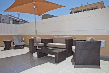 Geula Suites