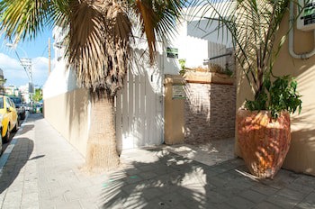 Geula Suites